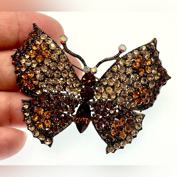 3 for $30 Vintage Antiqued Gold Tone Butterfly Brooch Pin Sparking Crystals - Picture 6 of 7